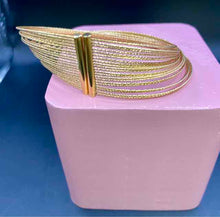 Carica l'immagine nel visualizzatore di Gallery, BRACCIALE IN FILO ARMONICO D'ORO | MAGIC WIRE
